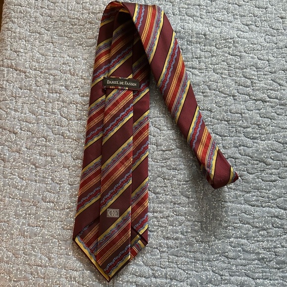 Daniel de Fasson Sevenfold Tie Elegant Striped in Red & Gold Silk Wide 58” x 4” - Picture 4 of 9